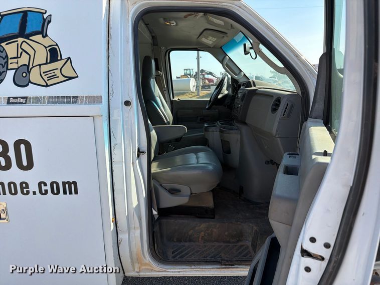 image for item EW8921 2015 Ford Econoline E350 utility van