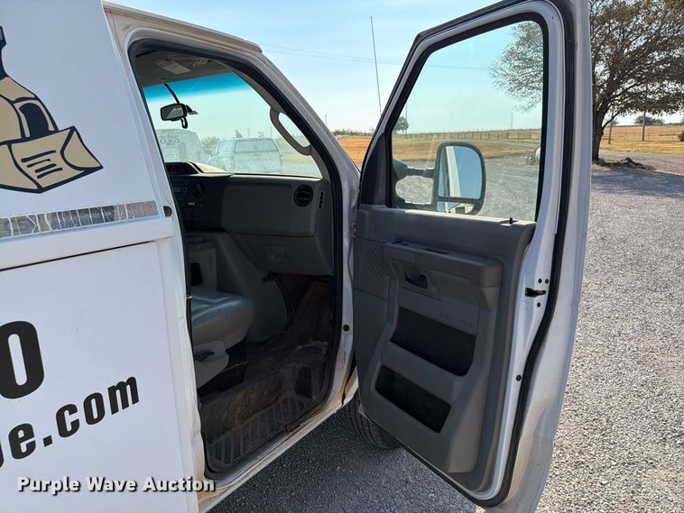 image for item EW8921 2015 Ford Econoline E350 utility van