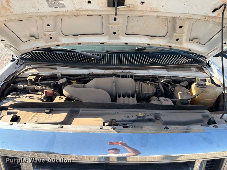 image for item EW8921 2015 Ford Econoline E350 utility van
