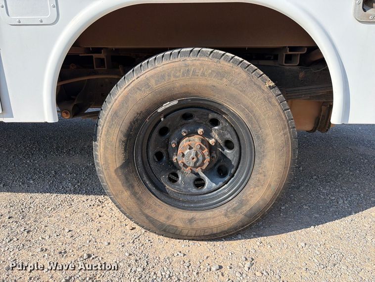 image for item EW8921 2015 Ford Econoline E350 utility van
