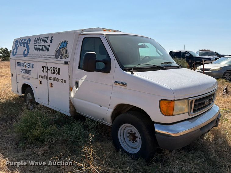 image for item EW8926 2006 Ford Econoline E350 utility van