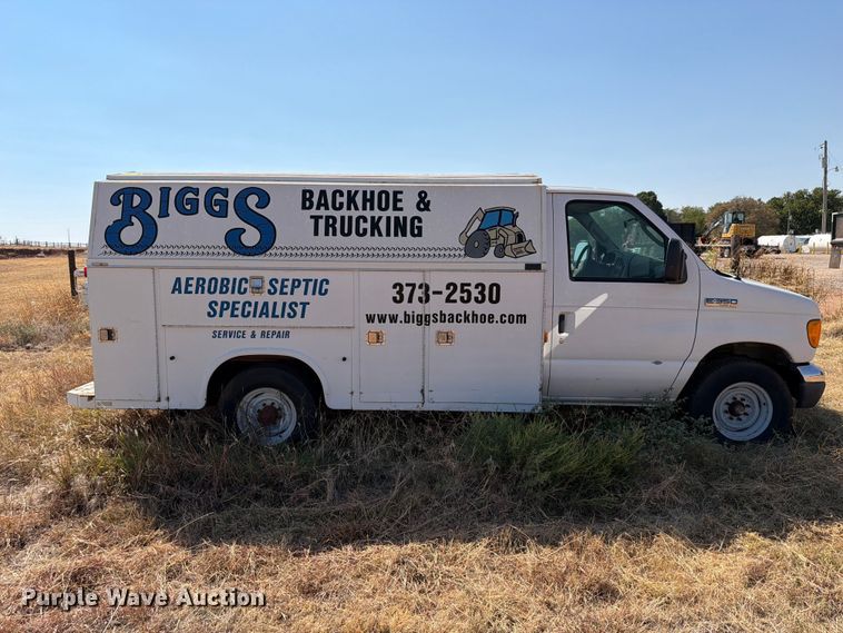 image for item EW8926 2006 Ford Econoline E350 utility van