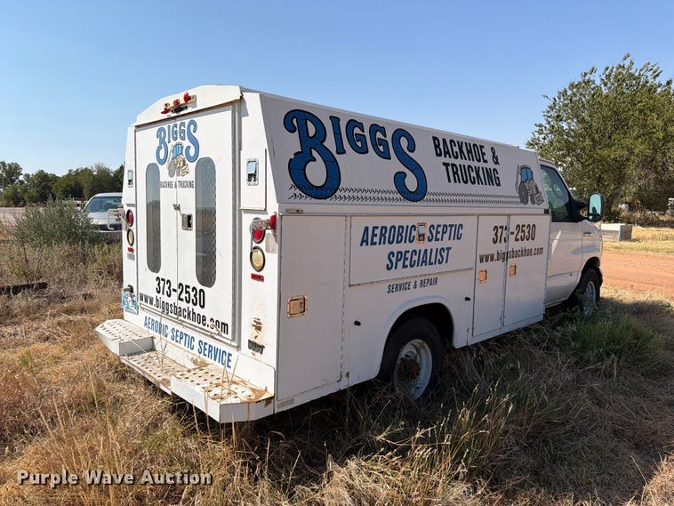 image for item EW8926 2006 Ford Econoline E350 utility van
