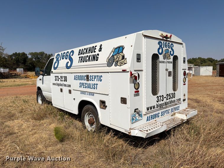 image for item EW8926 2006 Ford Econoline E350 utility van