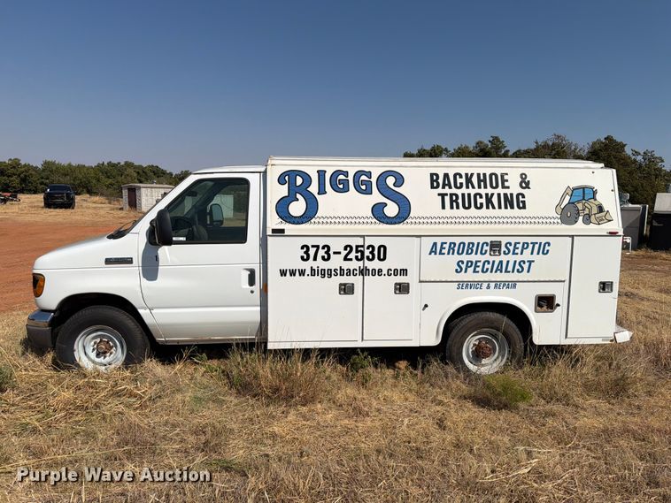 image for item EW8926 2006 Ford Econoline E350 utility van