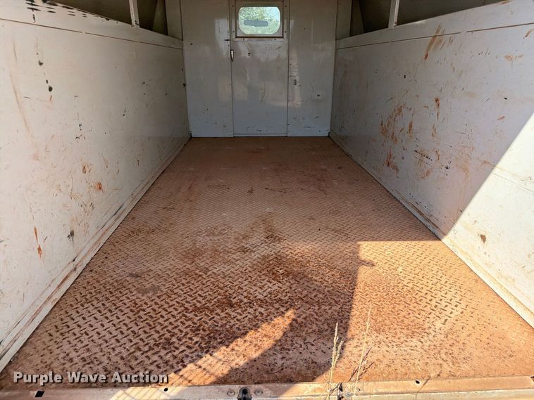image for item EW8926 2006 Ford Econoline E350 utility van