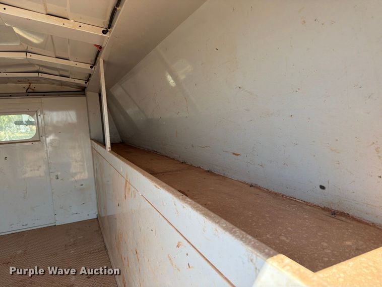 image for item EW8926 2006 Ford Econoline E350 utility van