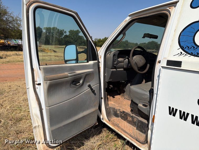 image for item EW8926 2006 Ford Econoline E350 utility van