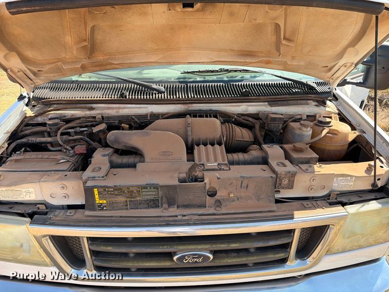 image for item EW8926 2006 Ford Econoline E350 utility van