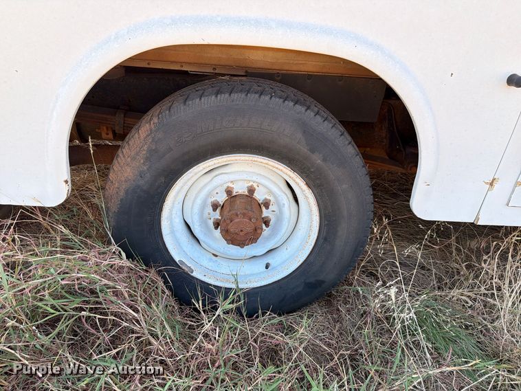 image for item EW8926 2006 Ford Econoline E350 utility van