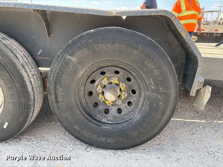 image for item EW8928 2023 Lamar H6832027 utility trailer