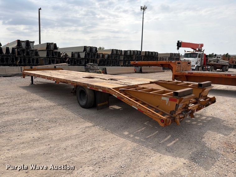 image for item EW8932 2017 Diamond T 10230DTF equipment trailer