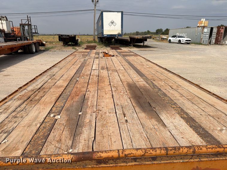 image for item EW8932 2017 Diamond T 10230DTF equipment trailer