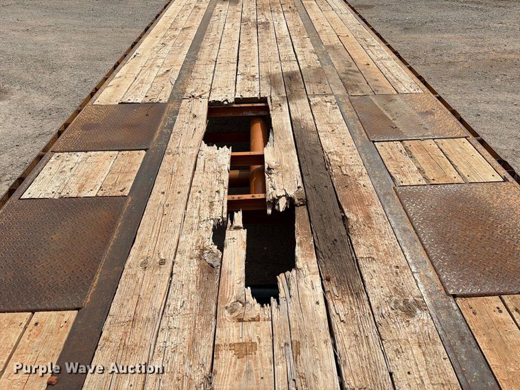 image for item EW8932 2017 Diamond T 10230DTF equipment trailer