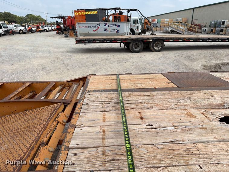 image for item EW8932 2017 Diamond T 10230DTF equipment trailer