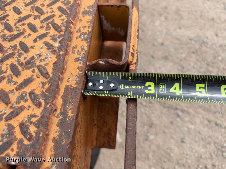 image for item EW8932 2017 Diamond T 10230DTF equipment trailer
