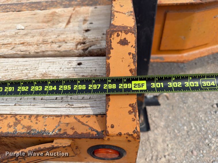 image for item EW8932 2017 Diamond T 10230DTF equipment trailer