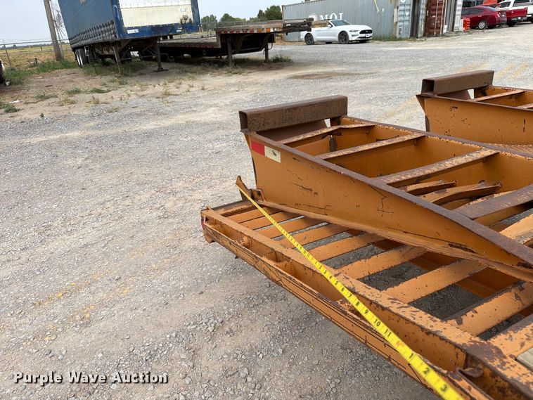 image for item EW8932 2017 Diamond T 10230DTF equipment trailer