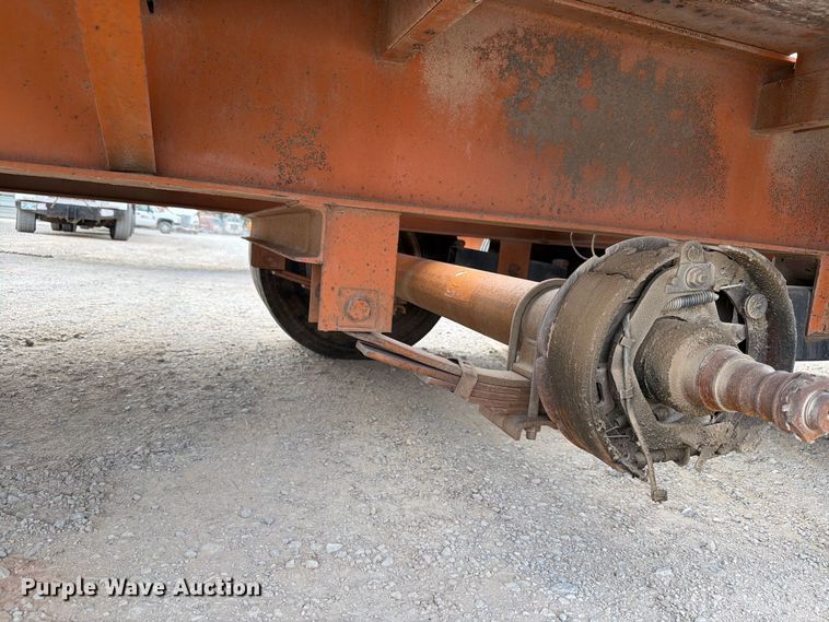 image for item EW8932 2017 Diamond T 10230DTF equipment trailer