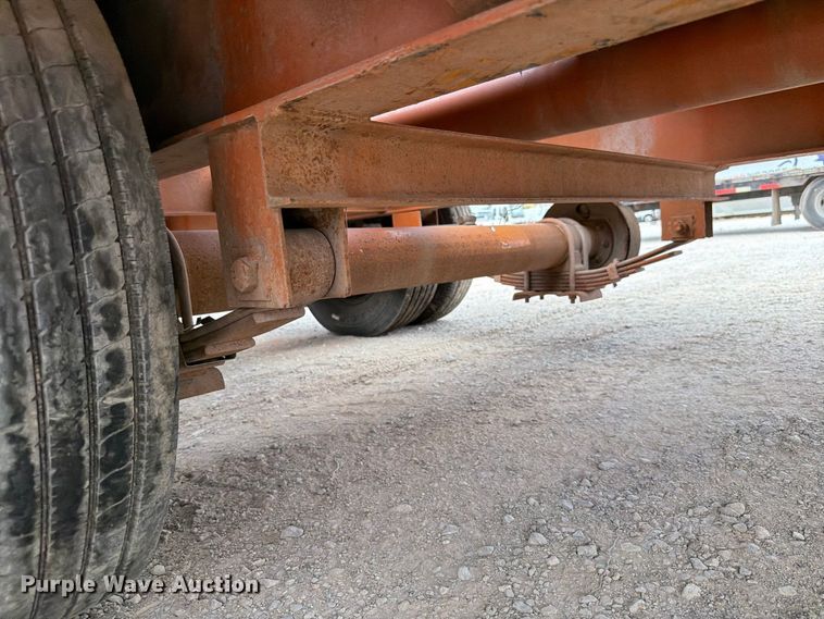 image for item EW8932 2017 Diamond T 10230DTF equipment trailer