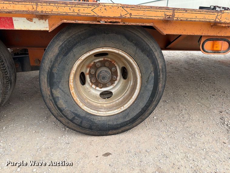 image for item EW8932 2017 Diamond T 10230DTF equipment trailer