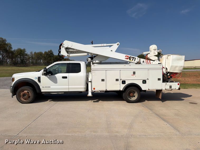 image for item EW8959 2019 Ford F550 Super Duty bucket truck