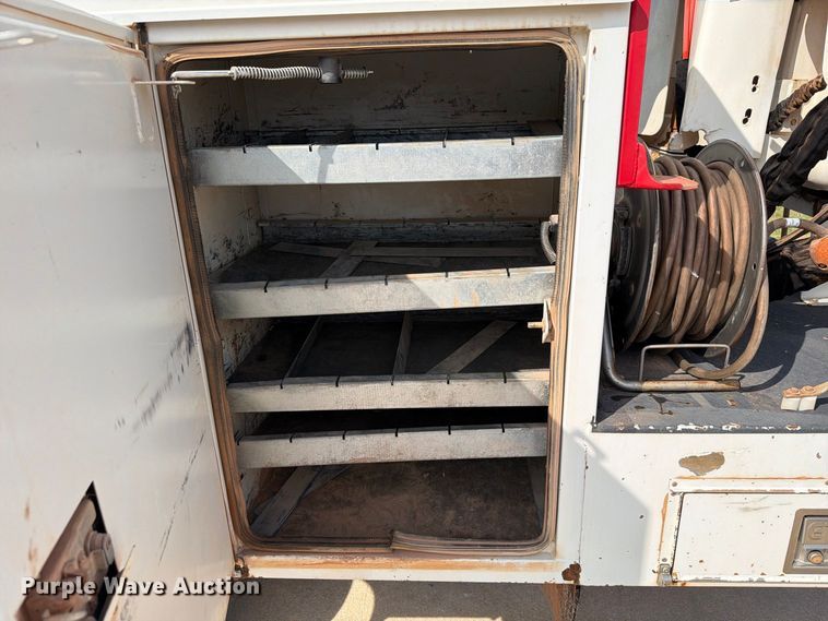 image for item EW8959 2019 Ford F550 Super Duty bucket truck
