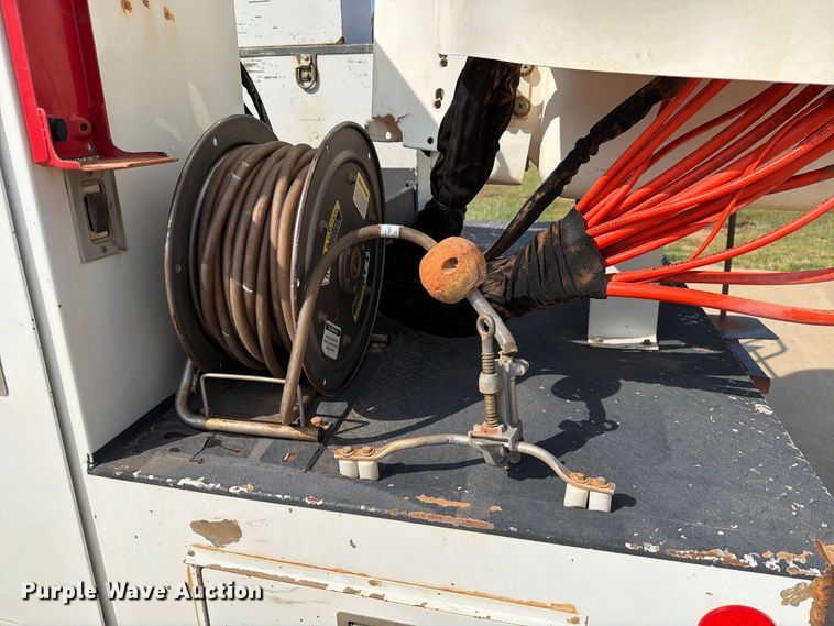 image for item EW8959 2019 Ford F550 Super Duty bucket truck