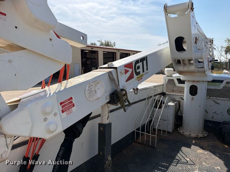 image for item EW8959 2019 Ford F550 Super Duty bucket truck