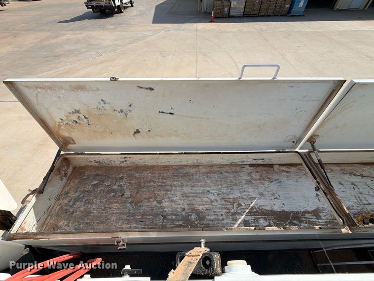 image for item EW8959 2019 Ford F550 Super Duty bucket truck