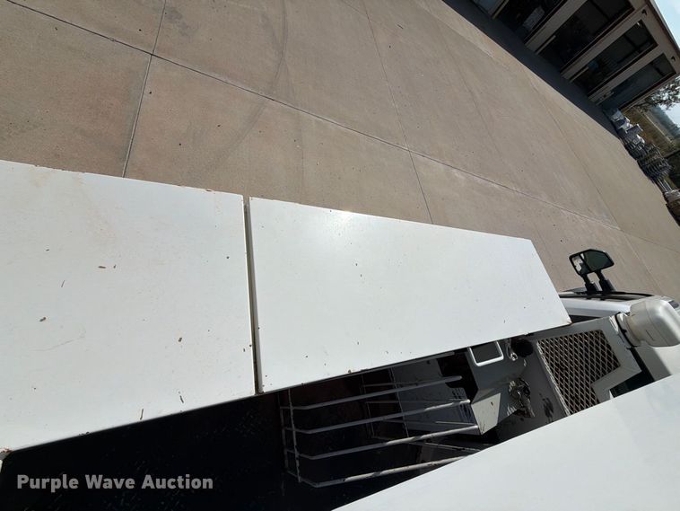 image for item EW8959 2019 Ford F550 Super Duty bucket truck