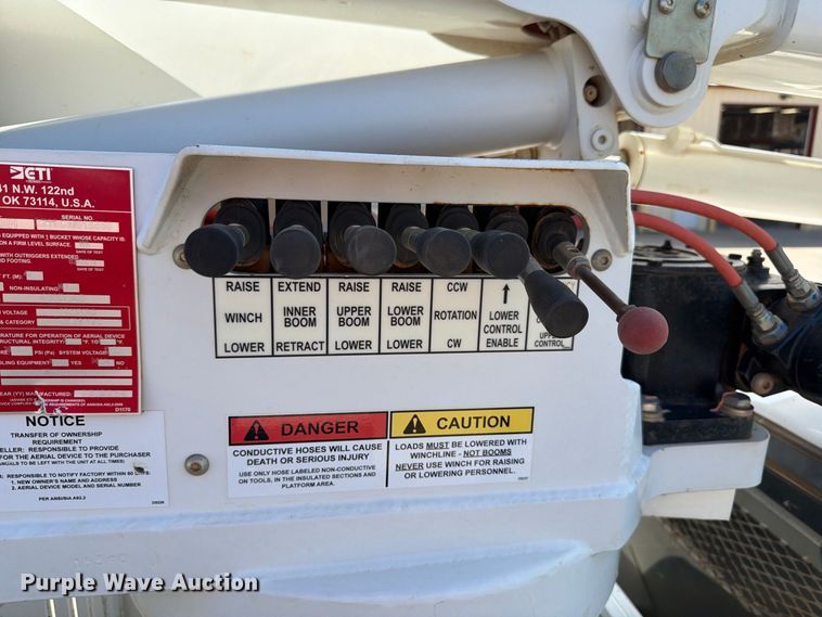 image for item EW8959 2019 Ford F550 Super Duty bucket truck
