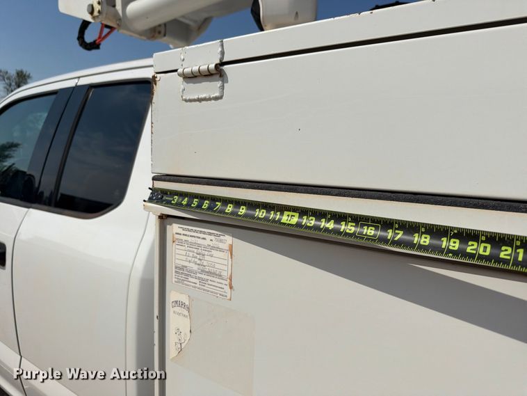 image for item EW8959 2019 Ford F550 Super Duty bucket truck