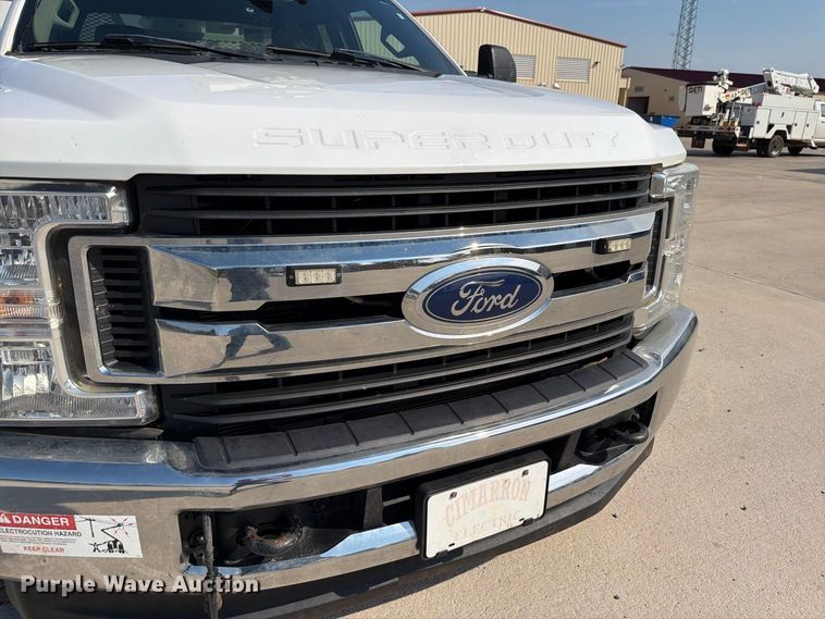 image for item EW8959 2019 Ford F550 Super Duty bucket truck