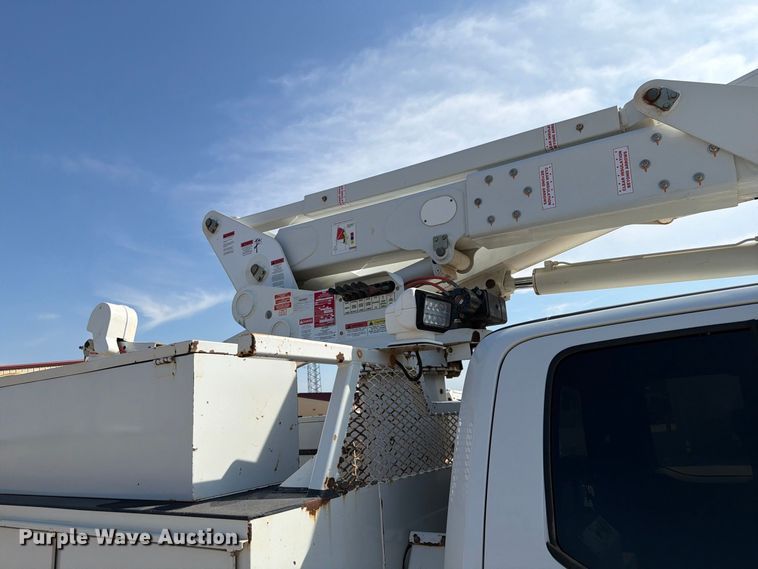 image for item EW8959 2019 Ford F550 Super Duty bucket truck