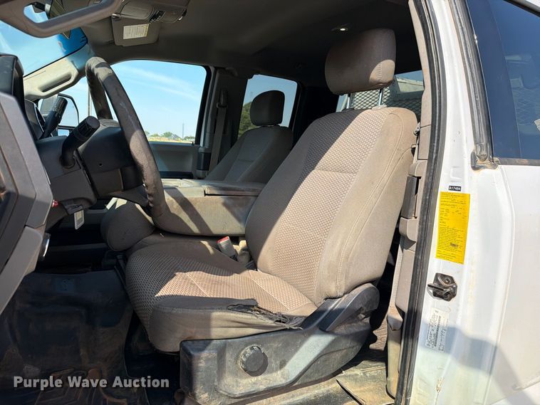 image for item EW8959 2019 Ford F550 Super Duty bucket truck