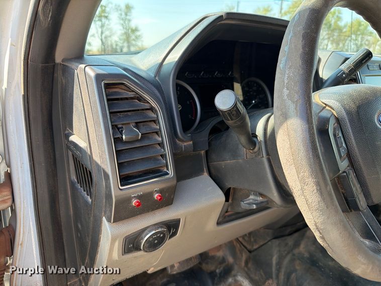 image for item EW8959 2019 Ford F550 Super Duty bucket truck