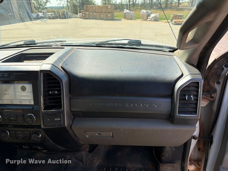 image for item EW8959 2019 Ford F550 Super Duty bucket truck