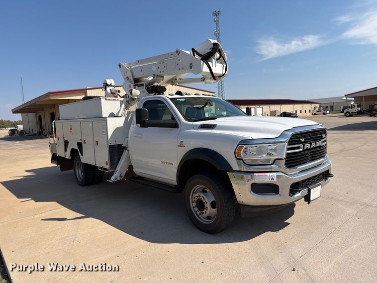 image for item EW8960 2020 RAM 5500HD bucket truck