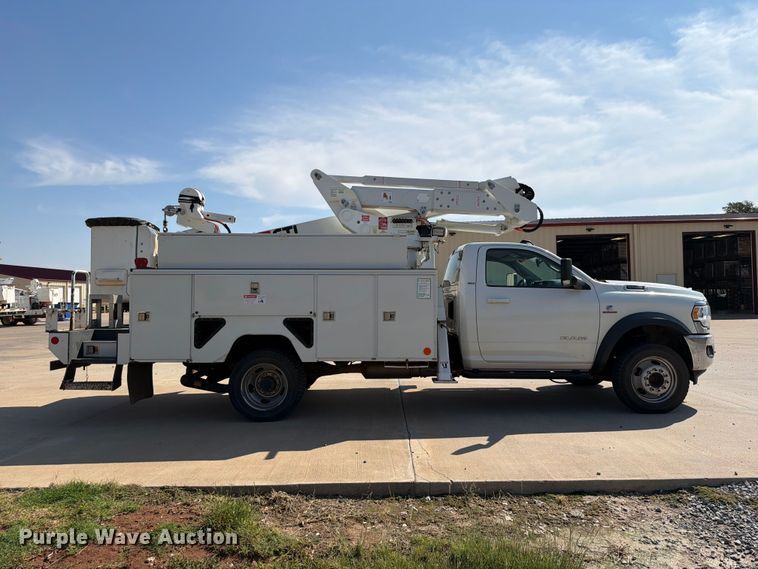 image for item EW8960 2020 RAM 5500HD bucket truck