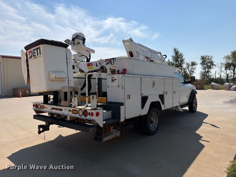 image for item EW8960 2020 RAM 5500HD bucket truck