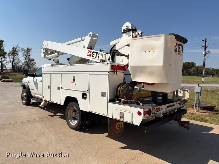 image for item EW8960 2020 RAM 5500HD bucket truck