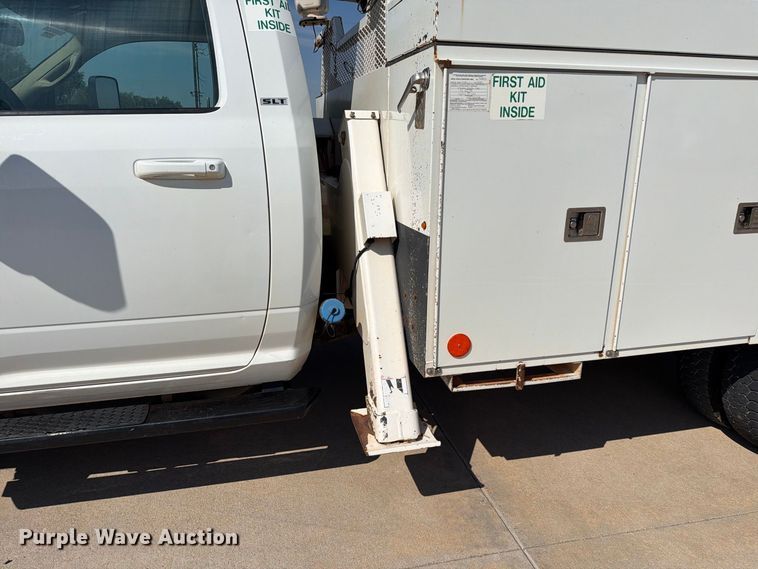 image for item EW8960 2020 RAM 5500HD bucket truck