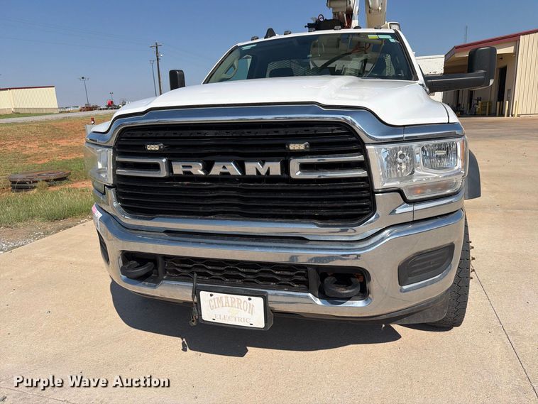 image for item EW8960 2020 RAM 5500HD bucket truck