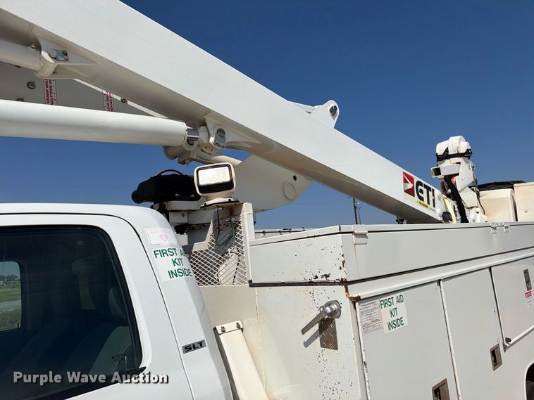 image for item EW8960 2020 RAM 5500HD bucket truck