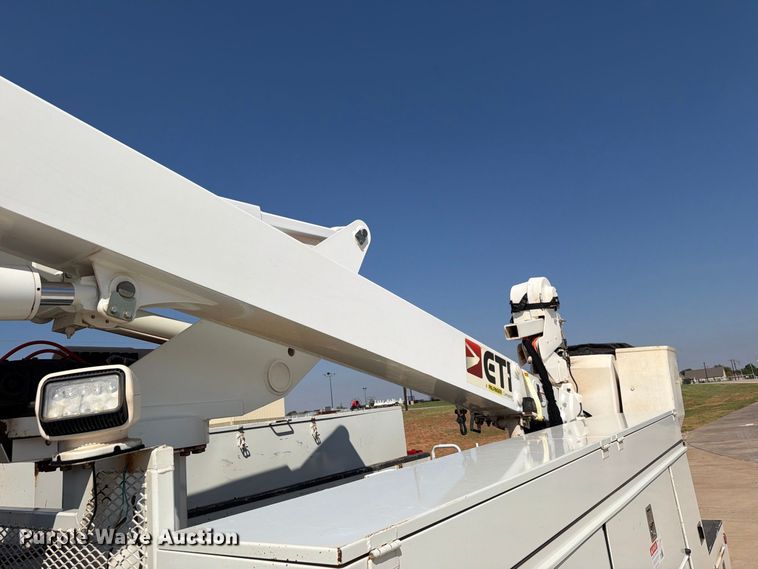 image for item EW8960 2020 RAM 5500HD bucket truck