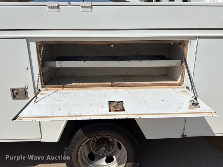 image for item EW8960 2020 RAM 5500HD bucket truck