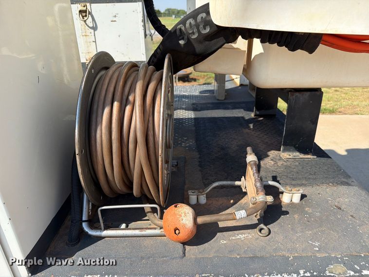 image for item EW8960 2020 RAM 5500HD bucket truck