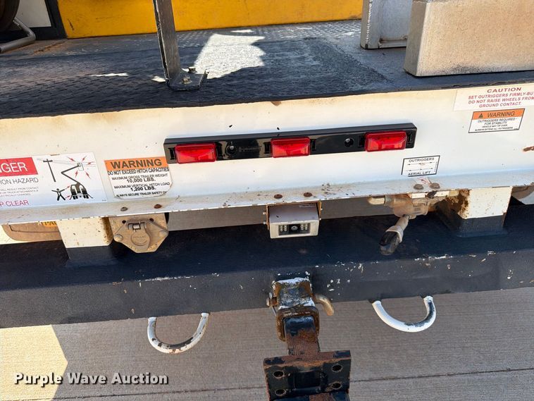 image for item EW8960 2020 RAM 5500HD bucket truck