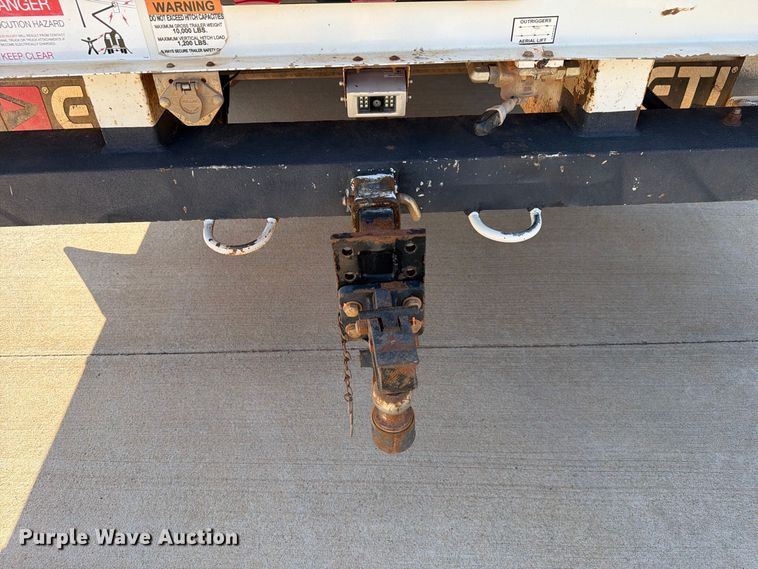 image for item EW8960 2020 RAM 5500HD bucket truck